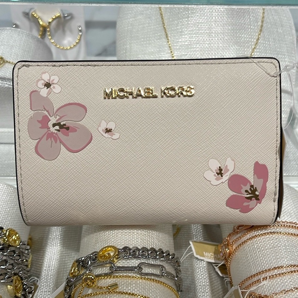 Michael Kors Jet Set Medium Floral Embellished Signature Logo Bi-Fold Wallet NWT - Picture 13 of 16